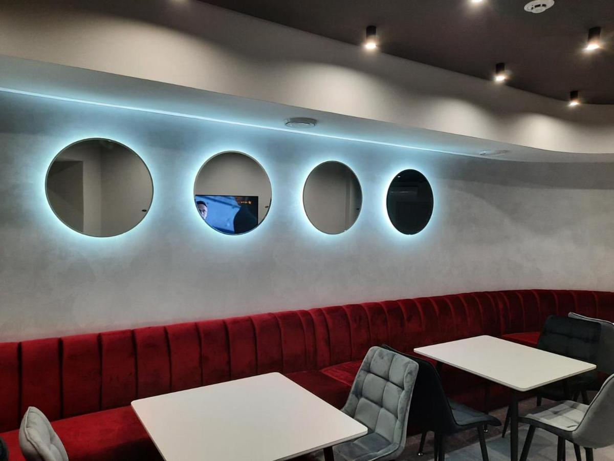 Red Cube Hotel 卡缅涅茨-波多利斯基 外观 照片